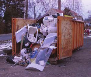 A háztartásokban felhalmozódott elektronikai hulladékok, kidobásra ítélt