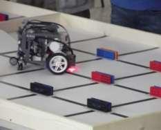 robotépítési versenyre nyomkövető, labirintust feltáró vagy szumó robotokkal illetve a Robot Olimpiára különböző eszközökkel.
