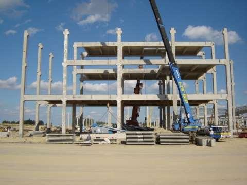 Construction with precast reinforced concrete structure