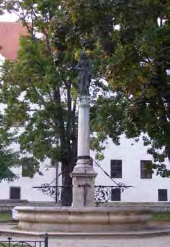 2. Park pred radnicou Lokalita: v centre mesta (Mestskej pamiatkovej rezervácie), na Námestí Majstra Pavla, juhovýchodne od radnice Parcela č.
