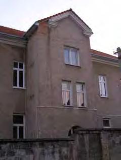 Objekt pôrodnice severný rizalit, cez ktorý viedol hlavný vstup do župnej nemocnice na 60.