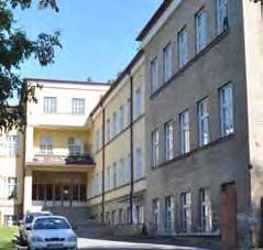 Psychiatrický pavilón, stav po výstavbe Situovanie: v osi hlavnej prístupovej cesty do areálu, na úpätí svahu bývalého anglického parku Psychiatrický pavilón bol postavený v r.