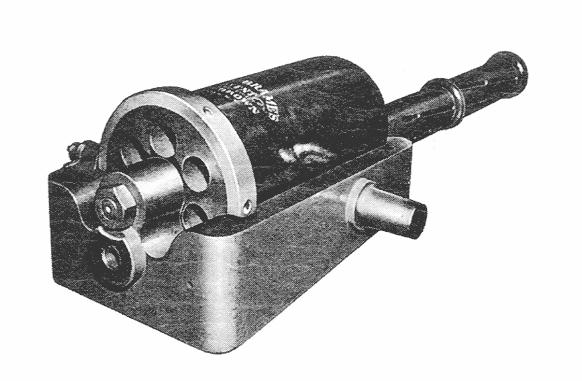 Eszes János 3. ábra. James Puckle Defence puskája, 1718 Éppúgy, ahogy Charles M.Clarke összerakta a létező szerkezeteket egy teljesen új koncepció szerint, és ezzel megalkotta az 1905 tip.