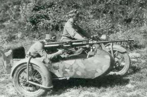 18. ábra. 20 mm-es Solothurn páncéltörő puska olasz motorkerékpáron és magyar BMW-ken A kerékpáros zászlóalj 3.