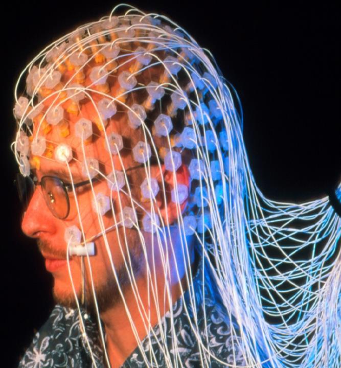 Az EEG mérése különböző EEG elektródok klinikai diagnosztika: EEG elvezetése kovencionálisan