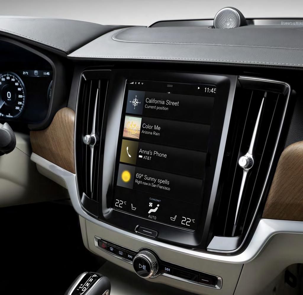 25 Okostelefon-integráció Használja ki okostelefonja képességeit autózás közben is.