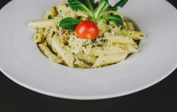 Tészták Aglio e olio penne Erdei gombás penne Erdei gombás penne szűzérmével Tejszínes paprikás tagliettelle Tejszínes paprikás taglietelle csirkerögökkel Tejszínes parajos gnocchi Tejszínes parajos