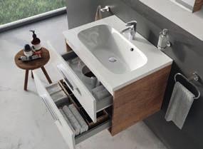 A Chrome fürdőszobaszekrényeket a tervező úgy alkotta meg, hogy harmonizáljanak az azonos nevű mosdók valamennyi méretével és típusával.