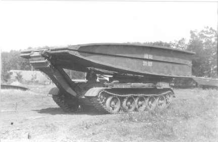 BLG 60 A BLG60-as gyakorlatilag egy T55-ös harckocsi alvázára szerelt hidászjármű.