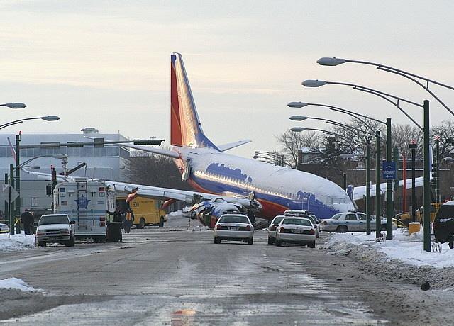 2005. 12. 08. Chicago Southwest Airlines 1248-as járata B737-700 1 halott A repülőgép hóviharban kísérelte meg a leszállást Chicagóban, ám túlfutott, átszakította a kerítést, az 55.