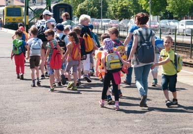 Tartalmas egynapos úti cél ajánló Szomszédolás a határ mentén Kirándulás vonattal és busszal kombináltan, így minden látnivalót kényelmesen megtekinthet, ami csak a kívánságlistán szerepel!