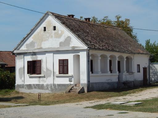 Népi lakóház úgynevezett lopott