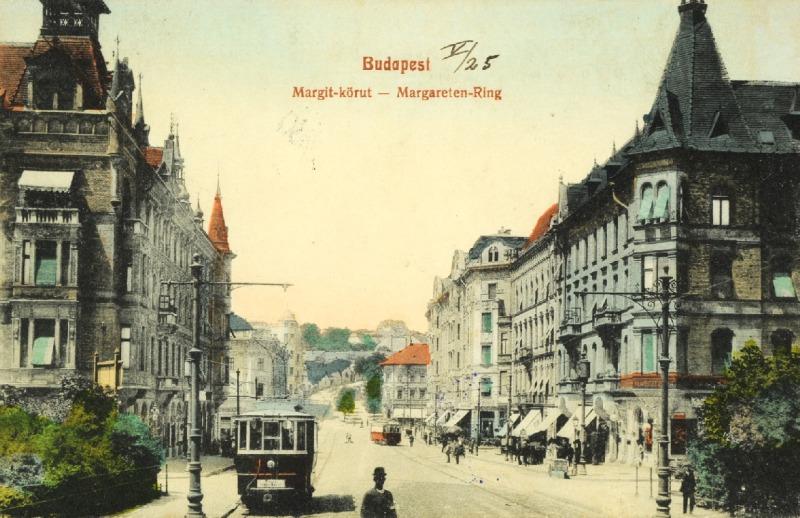 [17]A képes levelezőlapok az 1870-es években jelentek meg az Osztrák-Magyar Monarchia területén.