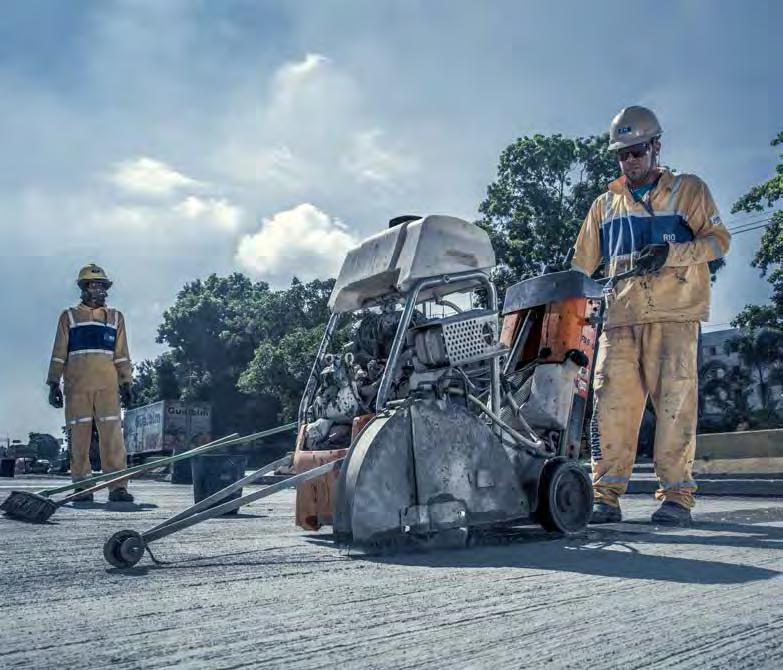 ALJZATVÁGÁS Husqvarna F 465. Általános professzionális tárcsa friss betonhoz, keskeny víznyílásokkal. Alacsony - közepes teljesítményű padlófűrészekhez.