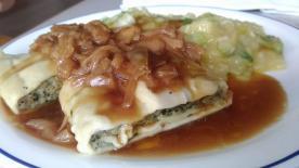 Délben sváb specialitás volt az ebéd, Maultaschen a neve. Tészta étel és nagyon érdekes íze volt. Este beszélgettünk és megünnepeltük a 4 hetes gyakorlat véget.