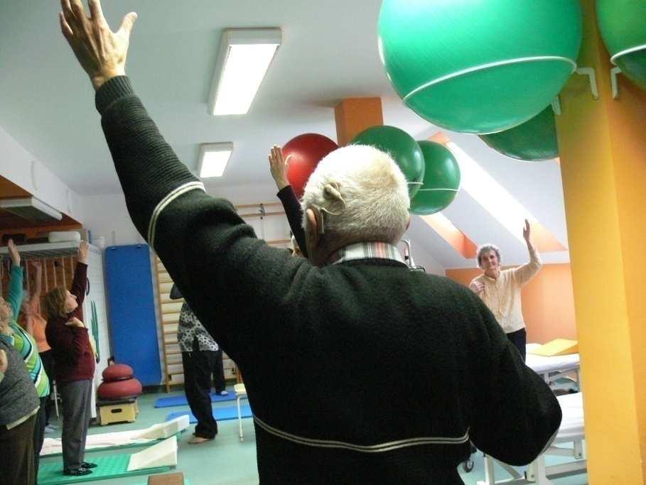 Tréningek Tréningek az idős célcsoport számára Tréning1. A tréning célja a fizikai aktivitás megőrzésének segítése.