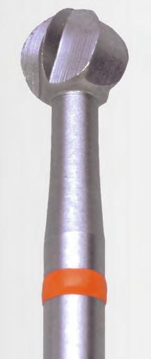 A rozsdamentes acél (RF) lágyabb, mint a szerszámacél, ezért nem olyan éles, viszont nem rozsdásodik.