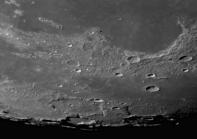 hold A Mare Frigoris nyugati fele és a Sinus Iridum Ábrahám Tamás 2009. január 8-i felvételén Befejezésül következzék egy csodálatos felvétel Ábrahám Tamástól.