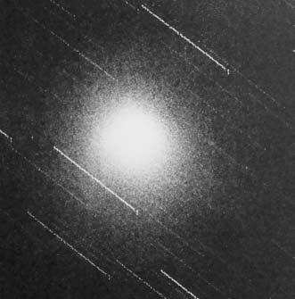 egy év egy kép Egy év egy kép: az IRAS Araki Alcock-üstökös (1983) Az 1980-as évek kimondottan szegényesek voltak üstökösök tekintetében, évek teltek el fényes, szabad szemmel látható üstökös nélkül.