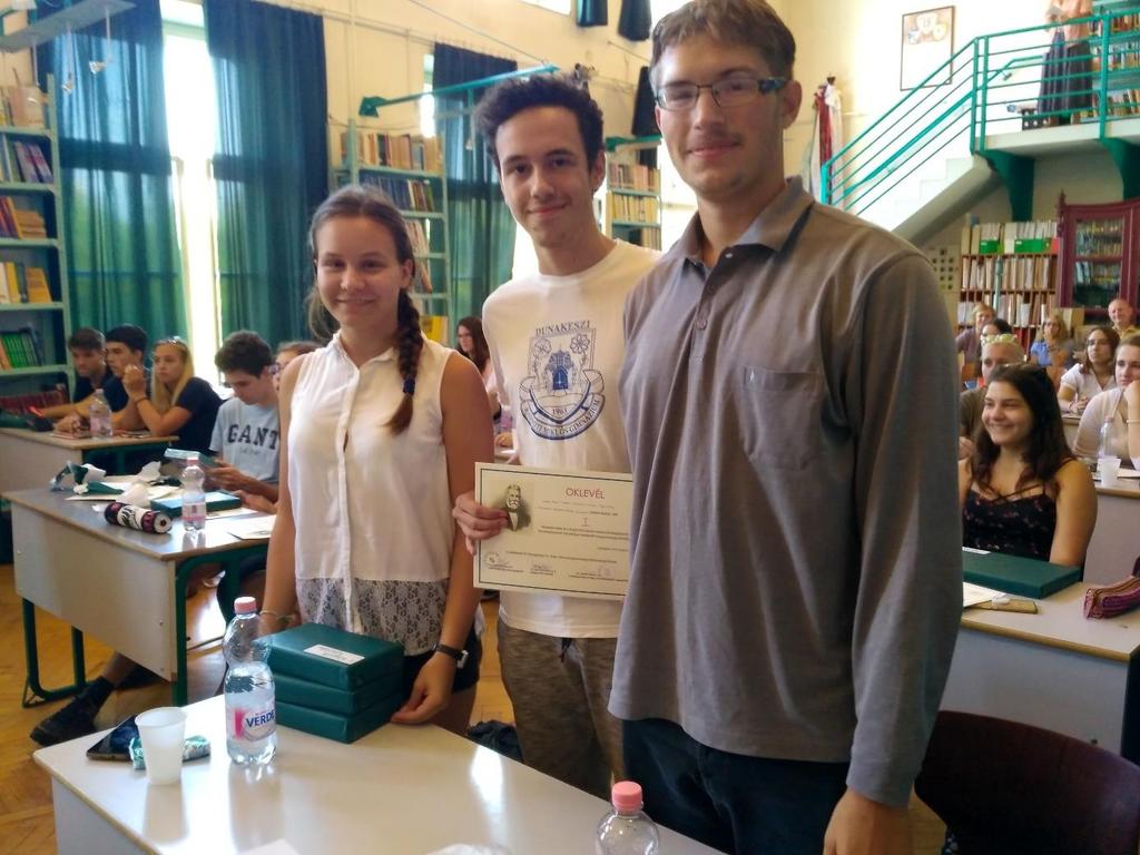 7 A nap zárásaként Gyurkó Péter igazgató-helyettes /Gyöngyösi Berze Nagy János Gimnázium/ mozgatta meg a diákokat táncház keretében. Szombat délelőtt Dr.