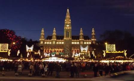 Advent Bécsben + Schönbrunni kastély Karácsonyi vásár Pozsonyban + Csokigyár látogatás és Hof kastély Időpont: 2018. nov. 24., dec. 1., 8., 15. Útvonal: Miskolc-Bp.