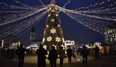 ADVENT A TÁTRÁBAN ZAKOPANE + POPRÁD ADVENT NAGYVÁRADON Időpont: 2018. dec. 8-9. (2 nap/1 éj). Útvonal: Mc.-Bánréve-Rozsnyó-Poprád-Javorina- Zakopane-Bánréve-Kazincbarcika-Mc.