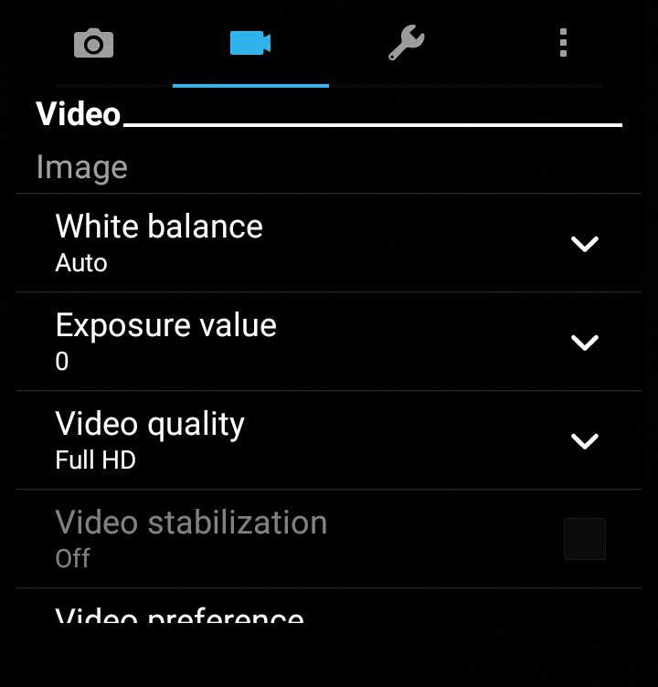 Videobeállítások Állítsa be a rögzített videók megjelenését a kamera beállításainak konfigurálásával az alábbi lépések