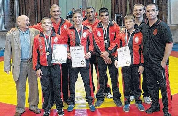 Az ESMTK SPORT 21 Birkózó Szakosztály hírei Junior szabadfogású magyar bajnokság Szigetszentmiklós 84 kg-os súlycsoportban Nagy Mihály képviselte szakosztályunkat.