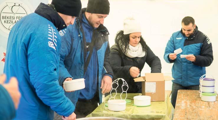 Évek óta tervezzük, hogy beszerzünk egy defibrillátor készüléket a városnak, amit a Békési Városi Sportcsarnokban helyeznek el átadás után.