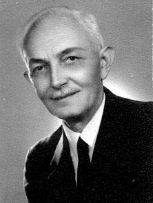 Iskolánk első igazgatója Porzsolt István magyar-német pedagógia szakos tanár, aki 1954-től 1959-ig töltötte be ezt a