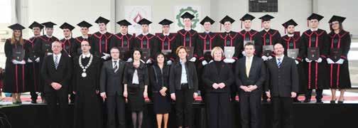 Az országban először az akkor még Kecskeméti Főiskola, ma már Neumann János Egyetem vezette be 2012-ben, így az első duális hallgatók 2016 februárban kapták kézhez diplomájukat elsőként az országban.