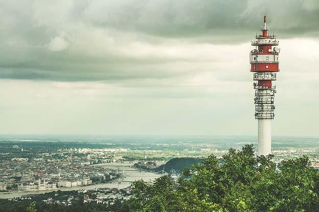 30 `` Önálló versenyhelyszínek Változások indoklása: A Budapest-Nagytétényi lőtér, valamint az Etele téri röplabda csarnok státuszában nem történt változás az eredeti koncepcióhoz képest.