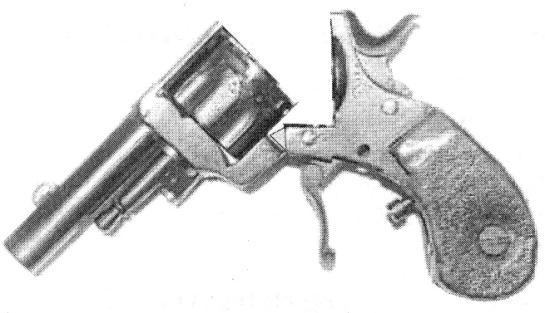 Az öntöltő maroklőfegyver lehet revolverező vagy nem revolverező ( DA / SA ) Revolverező ( DA ): A nyugalmi helyzetben ( elöl ) lévő kakas az elsütő billentyű meghúzásával felhúzható.