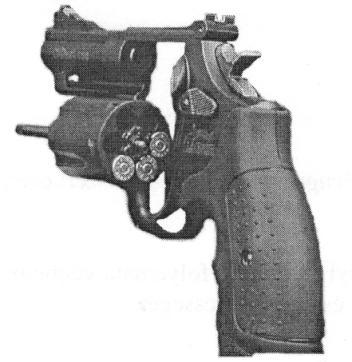 Nem revolverező ( SA ): Ahol a kakas az elsütő billentyűvel nem feszíthető meg, a lővés elött a kakasnak felhúzott ( hátsó ) helyzetben kell lennie.