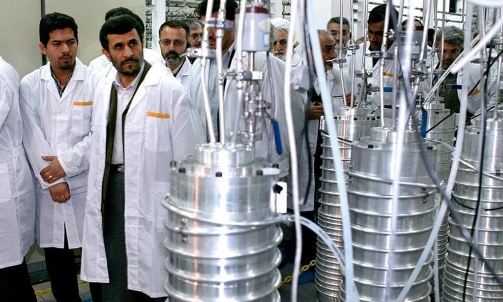 A jó, a rossz és a kormányzati - 2010. június Stuxnet az iráni Busheri atomerőmű uránium dúsító szabotálására "Minden kártékony kód (Stuxnet, Flame, Duqu, Gauss, Careto, stb.