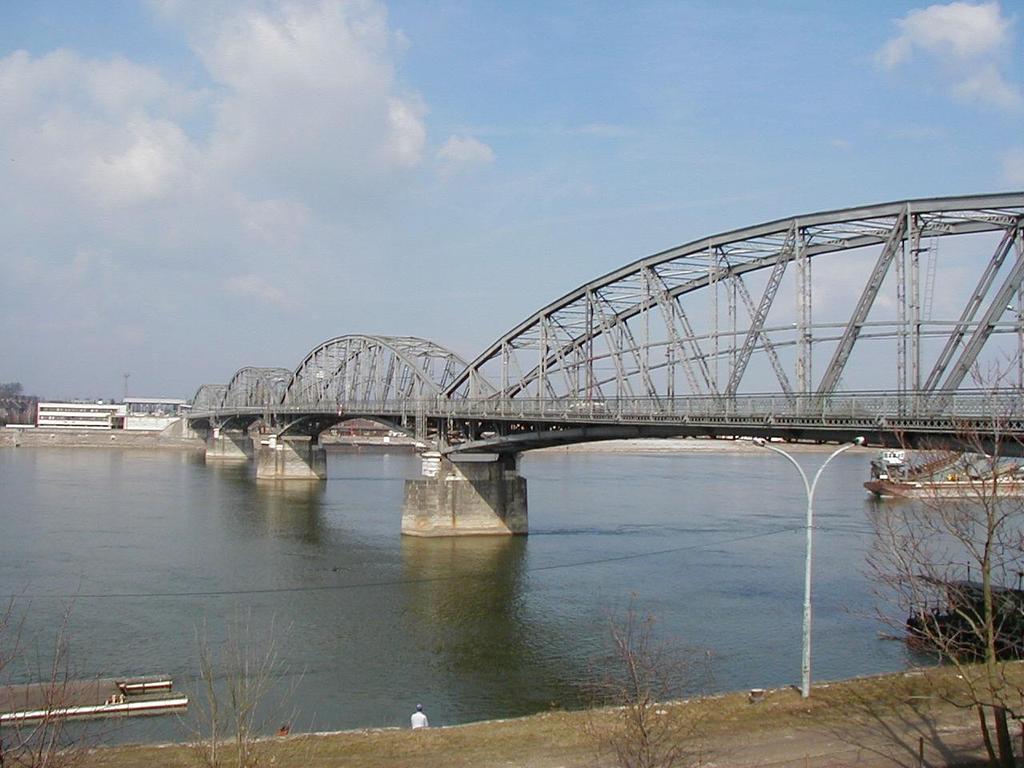 1892-09-01 Elkészült a komáromi Erzsébet-híd Több