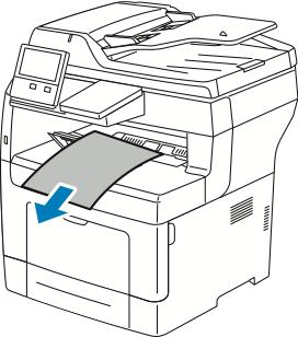 Karbantartás A nyomtató mozgatása VIGYÁZAT: A nyomtatót mindig legalább két személynek kell felemelnie úgy, hogy egyik kezükkel a gép egyik, másik kezükkel pedig a nyomtató másik oldalát fogják meg.