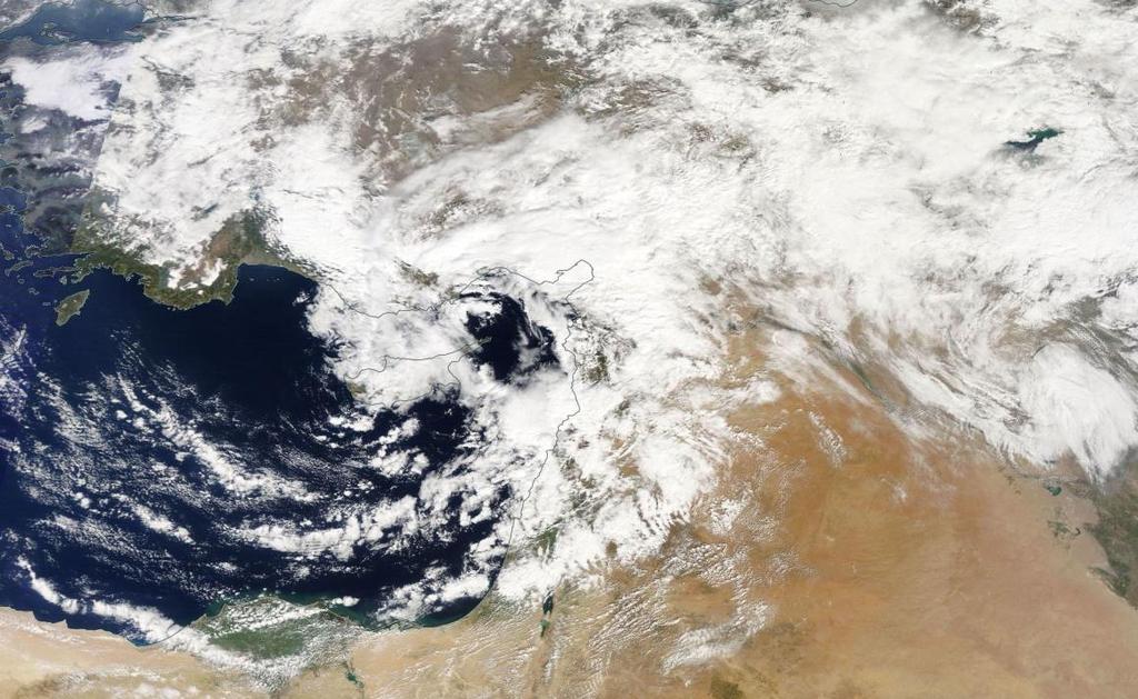 al., 1999). A 3. ábrán a Ciprus és a Közel-Kelet térségében kialakuló mediterrán ciklon látható. 3. ábra - Mediterrán ciklon Ciprus és a Közel-Kelet térségében 20