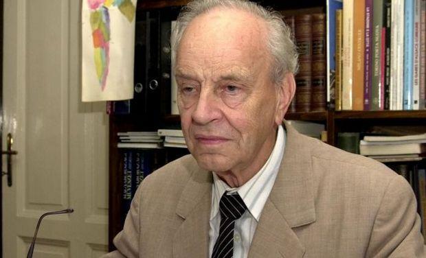 2016. OKTÓBER-NOVEMBER HÍREK IM MEMORIAM Dr. Kubinszky Mihály (1927-2016) okl. építészmérnök Nyolcvankilencedik életévében elhunyt Professzor dr.