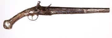 Osztrák- Magyar katonai puska / Austro-Hungarian military rifle 1868 készítésű beütéssel, Werndl rendszerű, hozzátartozó jatagán bajonettel, diófa ágyazott, hatástalanított 1868, Werndl-system with