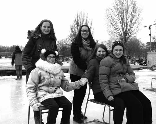 Margit néni minden reggel derűsen érkezett az óvodába. Mosolya mindig az arcán ült, jó ízű nevetése gyakran volt hallható. Megbízható, jó munkatársnak bizonyult. Később útjaink elválltak.