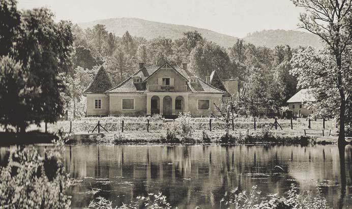 Tóparti épület (Felsõtárkány, 1959) Az épület 1945 elõtt érseki nyaraló volt, majd az Egri Erdõigazgatósághoz került.