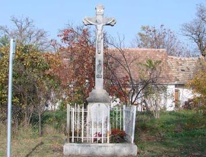 visszaérkezésük emlékére.