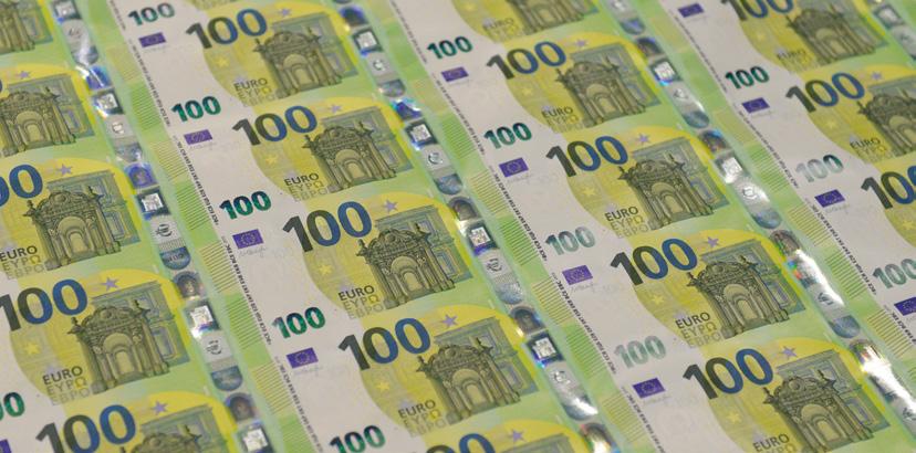 A 100 -S BANKJEGYBŐL TÖBB VAN FORGALOMBAN, MINT A 10 EURÓSBÓL A 100 -s és a 200 -s bankjegyet mind fizetőeszközként, mind értékőrzőként széles körben használják. 2018.