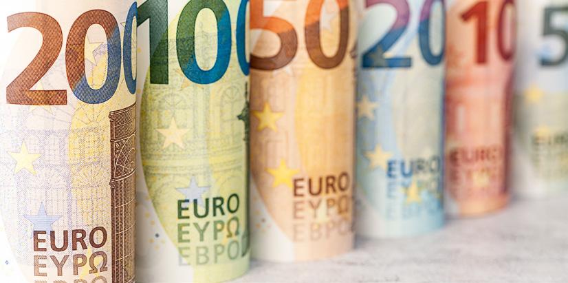 A forgalomban lévő bankjegyek értéke jelenleg évente mintegy 4%-kal emelkedik, és kis híján eléri az 1,2 billió eurót.