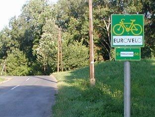 Tevékenységei: a) A Gerecse Natúrpark kerékpáros út- és túraúthálózatának kialakítása.