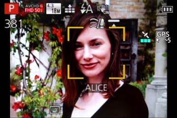Alkalmazás (felvételkészítés) Felvételkészítés az arcfelismerés funkció használatával [Arcfelismerés] Felvételi mód: Az [Arcfelismerés] alapértelmezett beállítása [OFF].