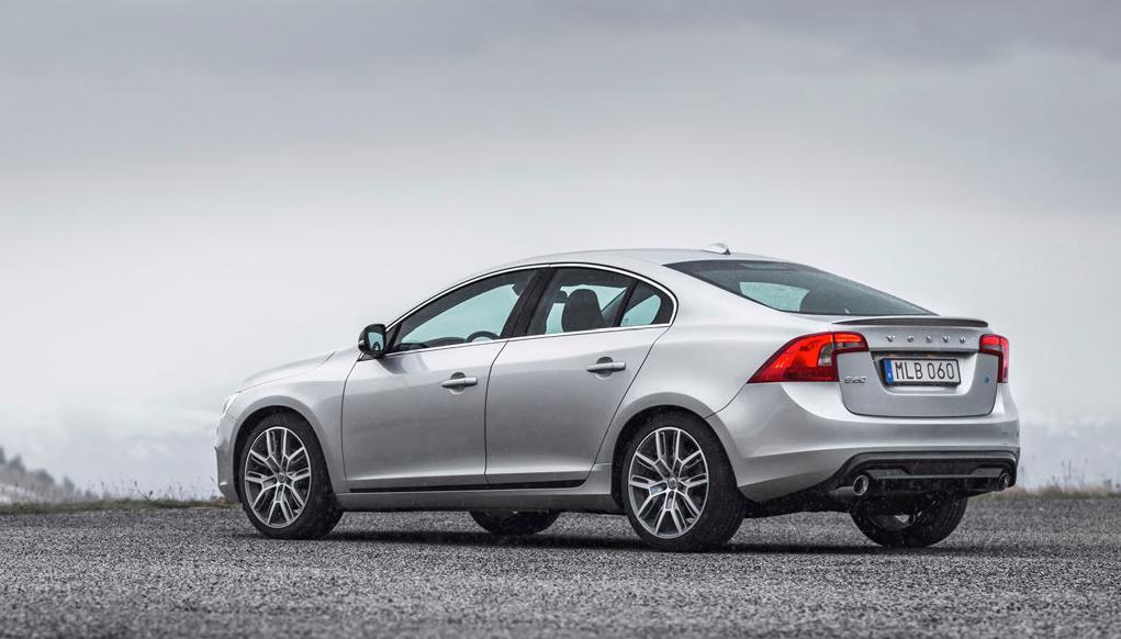 VOLVO S60 1 POLESTAR ENGINEERED TARTOZÉKOK A KIROBBANÓ TELJESÍTMÉNYÉRT A Polestar tartozék csomag a vezetés iránti szenvedélyes lelkesedésünkből fogant.