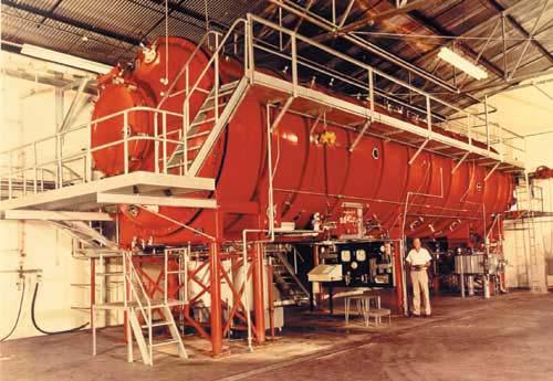 Emptying station Continuous Radiation Freeze Drying Plant Liofilizáció 34 Liofilizáló készülékek