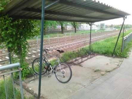 69. ábra - Kerékpártárolás Érd alsó vasútállomáson